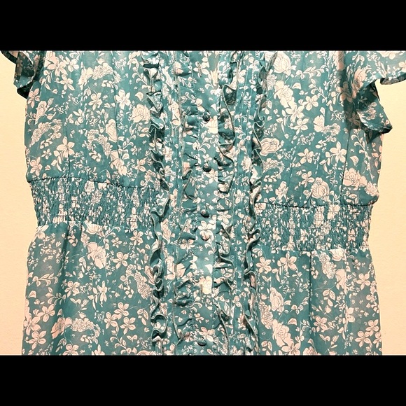 Delicate Teal Floral Blouse - Picture 5 of 5